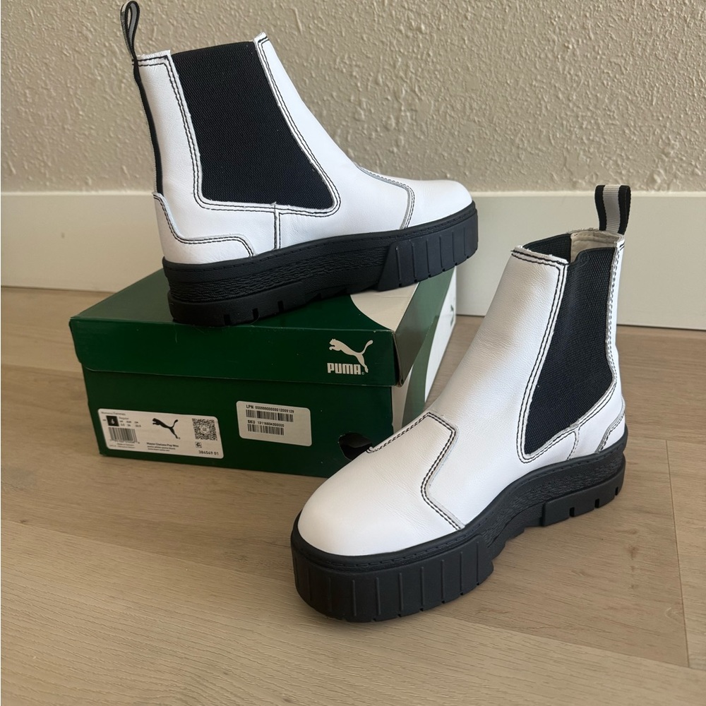 Never worn Puma Chelsea Mayze high top sneaker